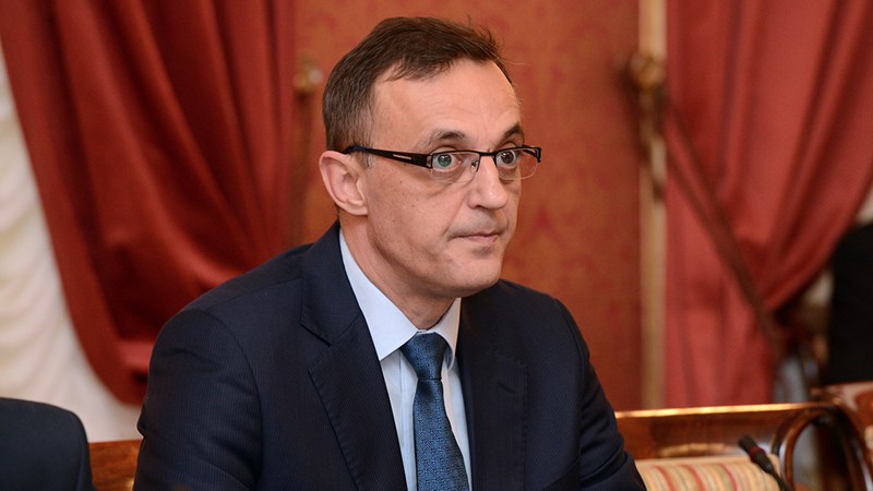 Ministar Jakovina: Politički pritisci neće me natjerati da kršim zakon